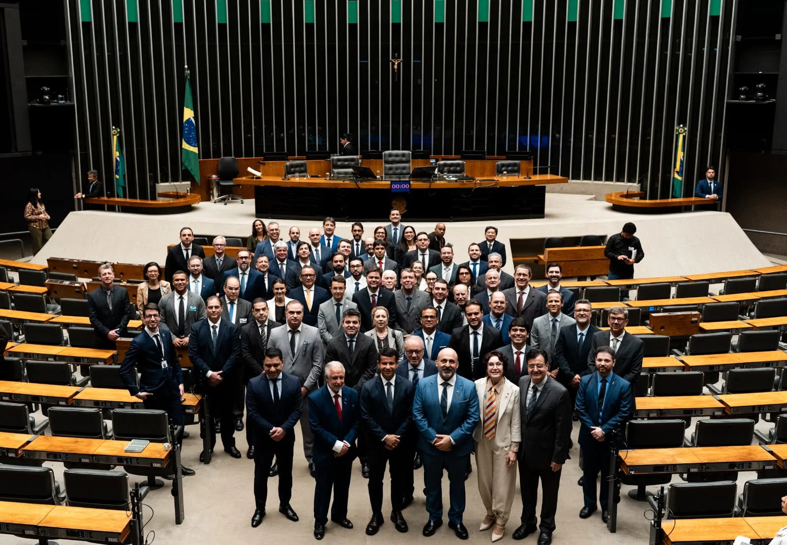 Ortopedistas reunidos no plenario da Camara dos Deputados durante a Sessao Solene do Dia do Ortopedista 2026, em Brasilia